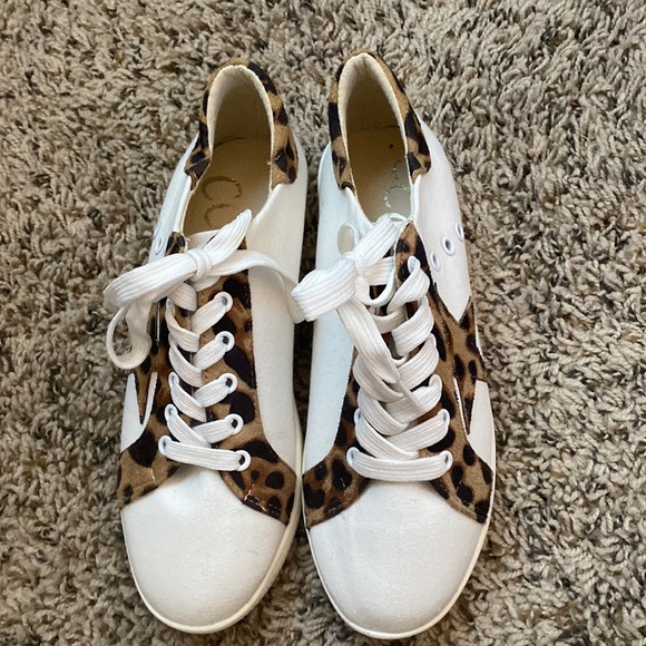 White + Cheetah Print Shoe Never Worn!! - Picture 2 of 3